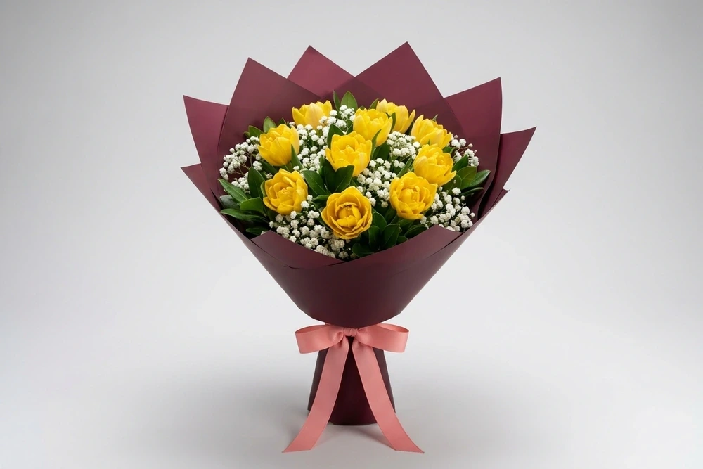 Buquê Radiante com 10 Tulipas Amarelas